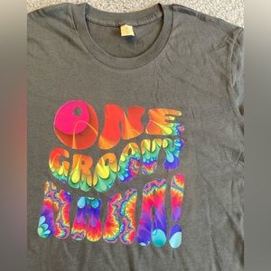 Psychedelic Print One Groovy Mama Soft Women’s Gray Tee Juniors Size L NWT